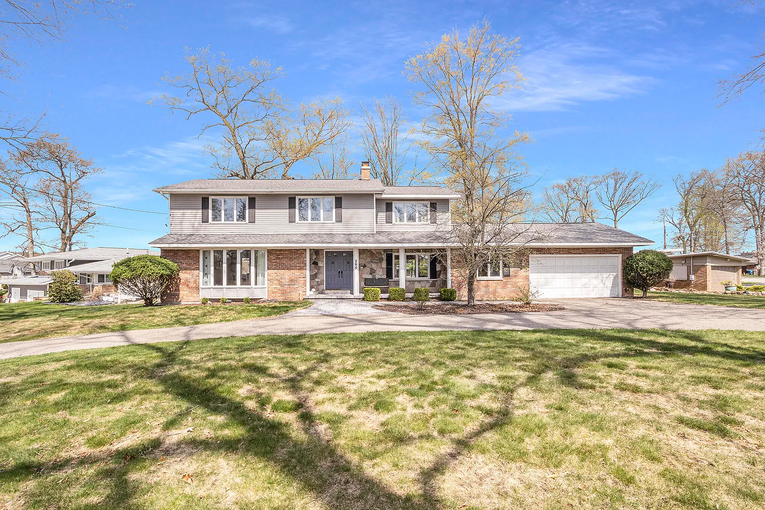 204 Lynwood Dr photo 1