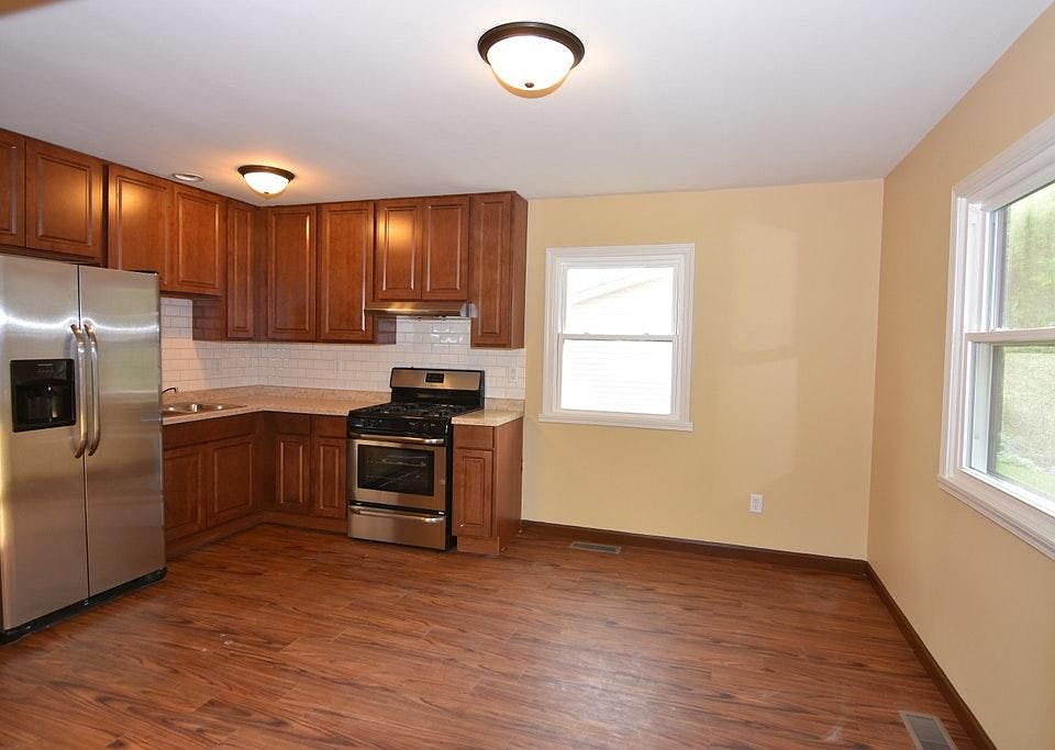 121 Pheasant Trl, Carpentersville, IL 60110 Zillow