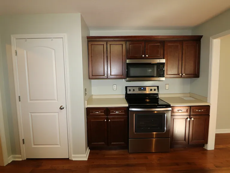 211 Martin Rd — Photo 39