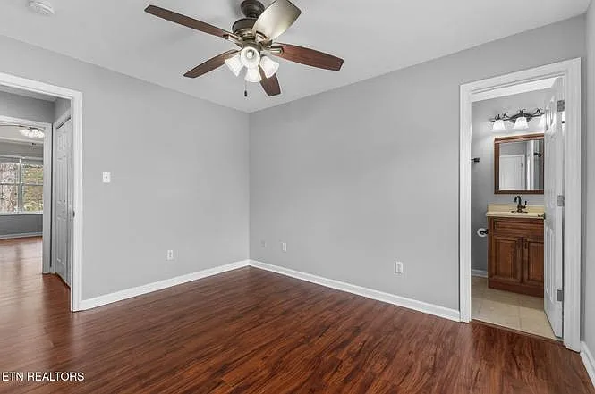 10708 Prince Albert Way — Photo 33