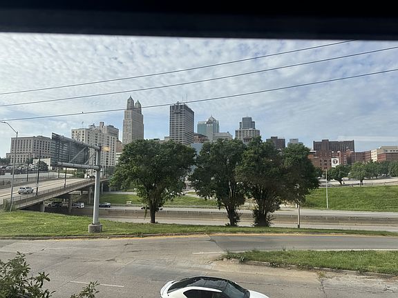 5th image of 510 Delaware St #202