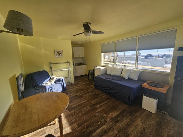 108 S Montpelier Ave APT 220, Atlantic City, NJ 08401