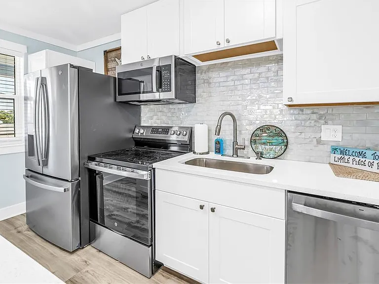 6892 Gulf Winds Dr #2 — Photo 15