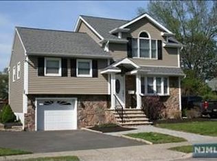16 Cottage Pl, Riverdale, NJ 07457
