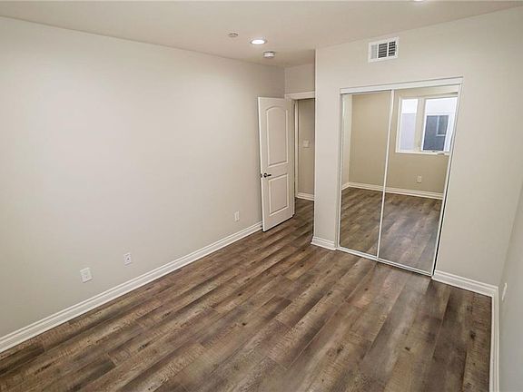 5th image of 4733 1/2 Oakwood Ave