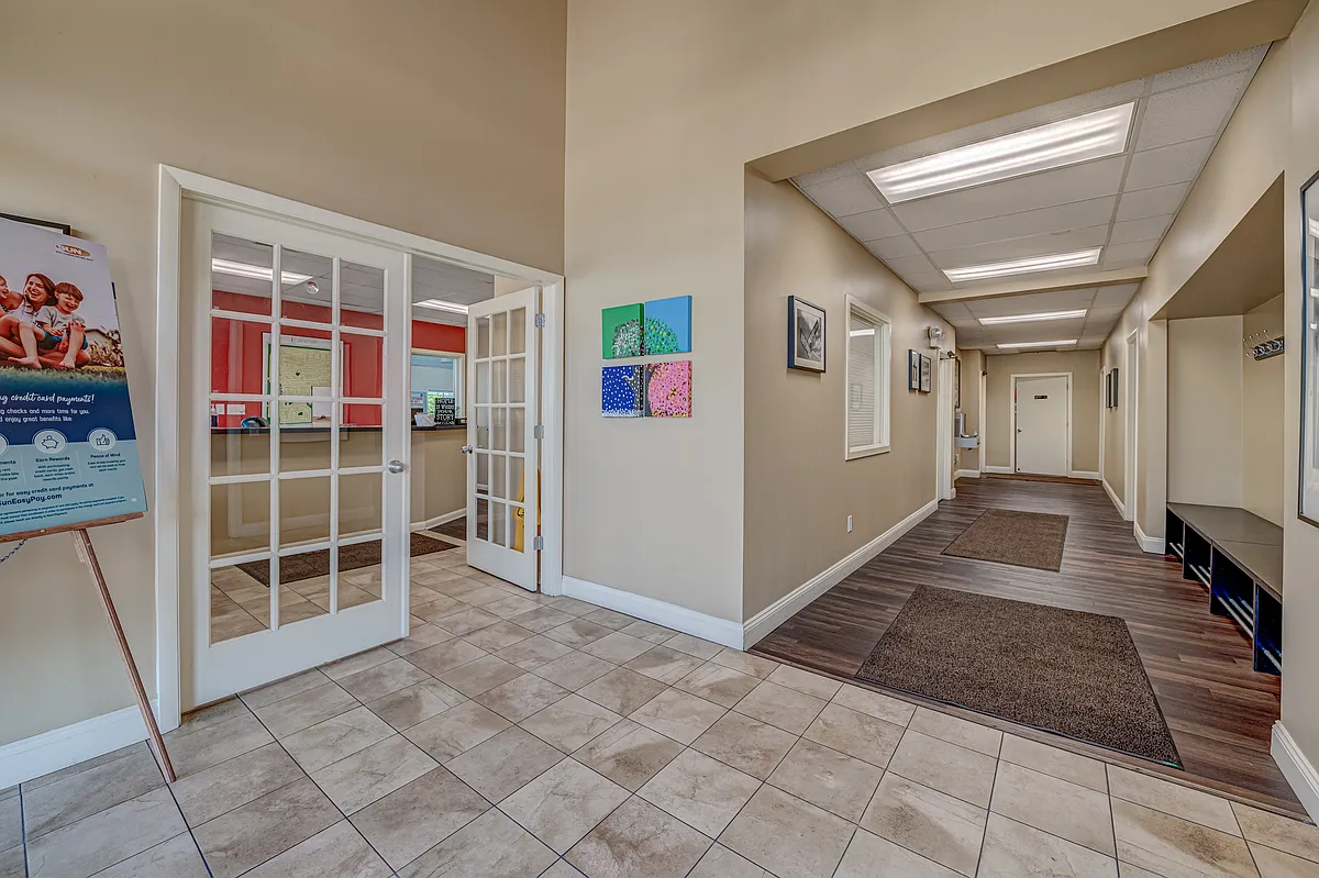 Building Photo - 2129 Arrowhead Dr