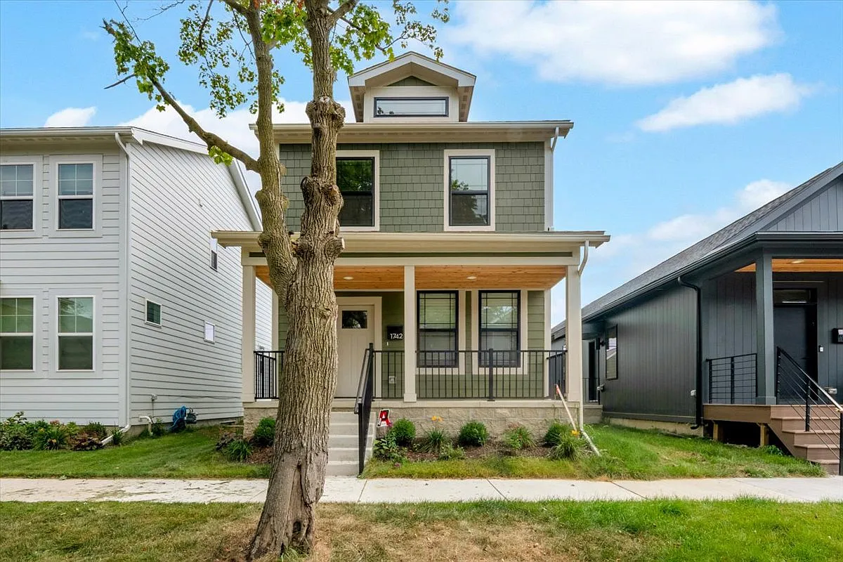 2 bed, 2.5 bath, 1773 sqft, $3,750 — Photo 2