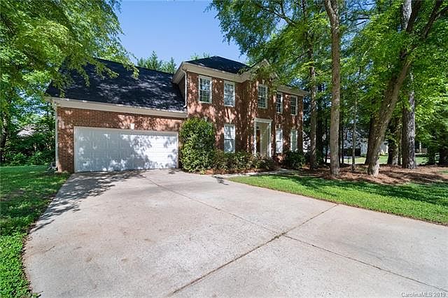 1st image of 1811 Fox Hunt Ct