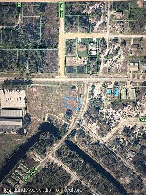 2nd image of 109 Flamingo Rd NE