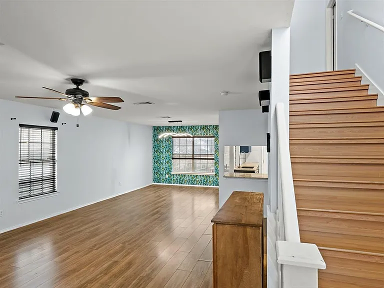 2411 Lavendale Ct — Photo 12
