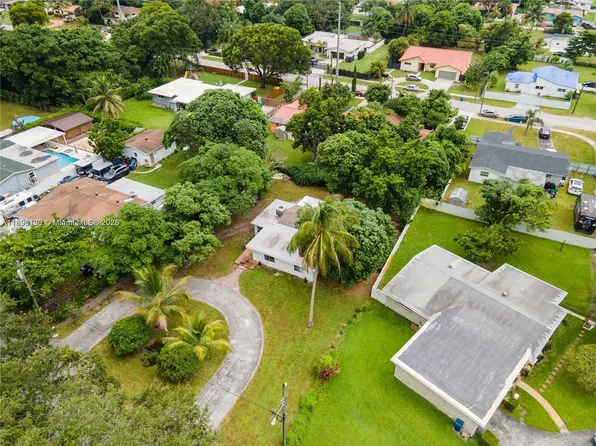 28 NE 164th St, Miami, FL 33162