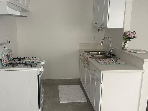 2nd image of 7051 Coldwater Canyon Ave APT 7