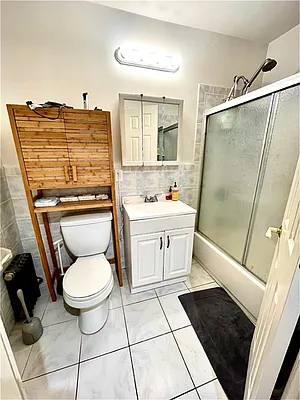 Rented by Astoria Realty | media 6