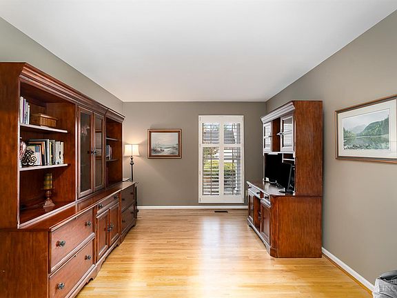 5th image of 119 Churchill Ct