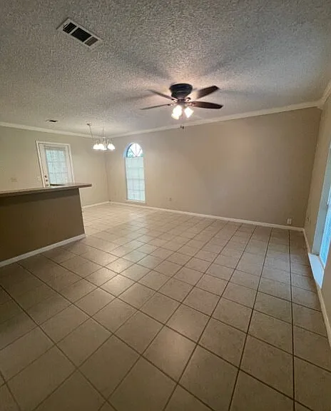 105 Carriage Dr #4 — Photo 3