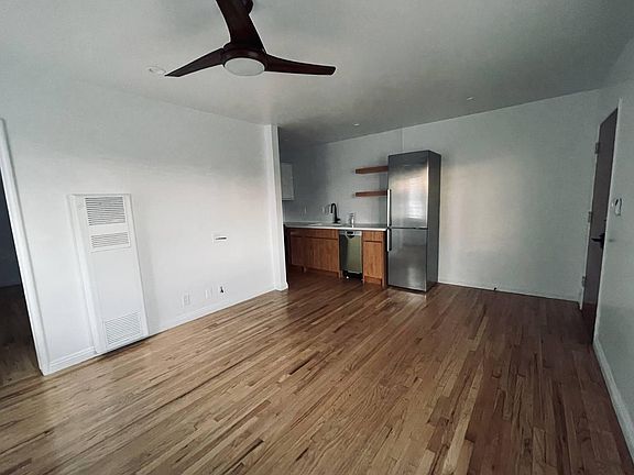 3rd image of 4371 Rosewood Ave #2