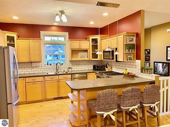 5th image of 1501 Saffron Cir