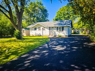 460 Maplewood Dr, Antioch, IL 60002
