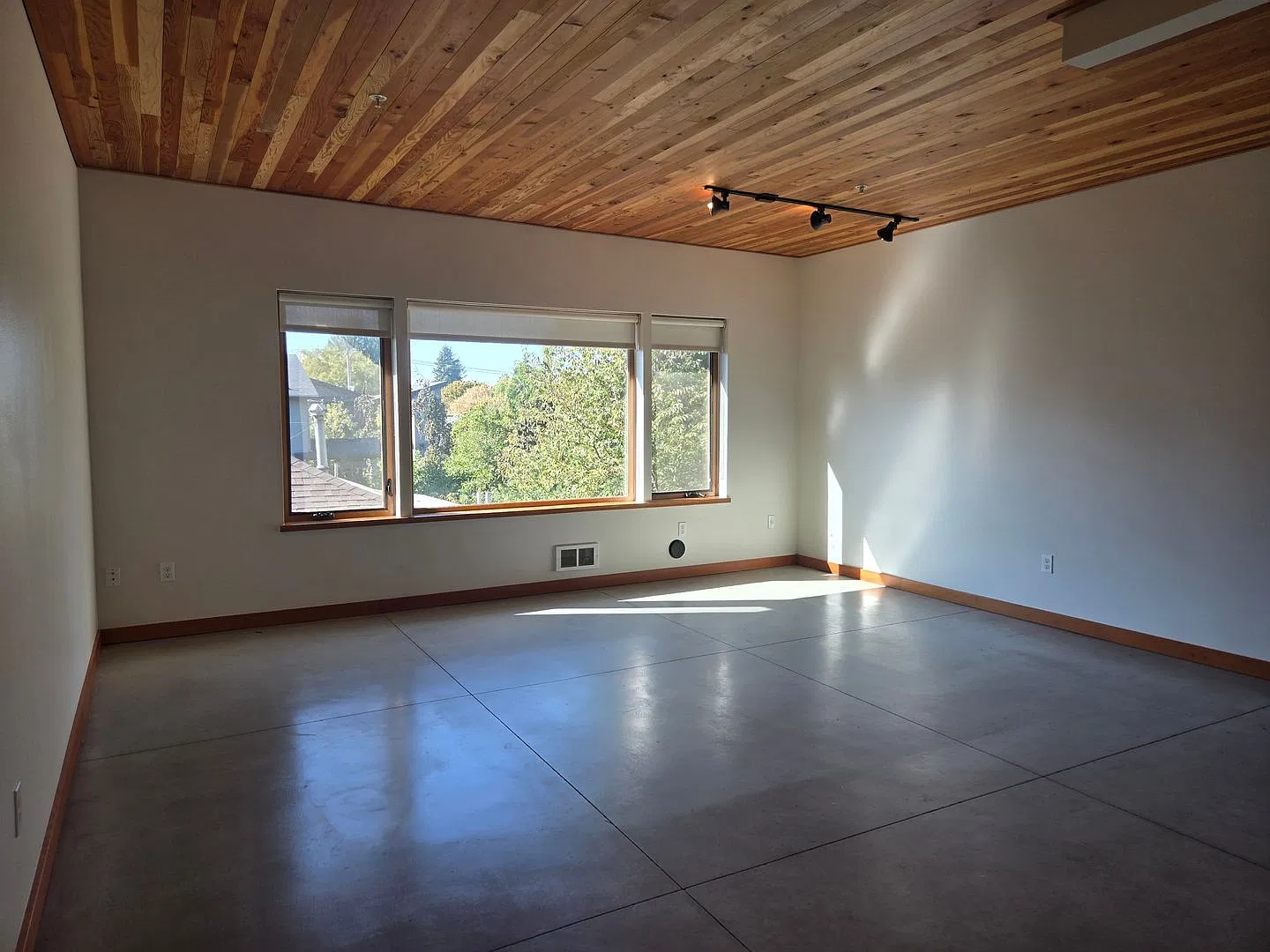 The Belmont - BCMC002 — Photo 4