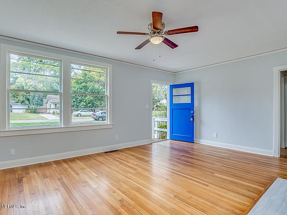 4th image of 2647 Iroquois Ave