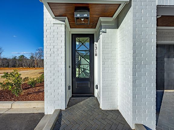 5th image of 1318 Long Grove Way