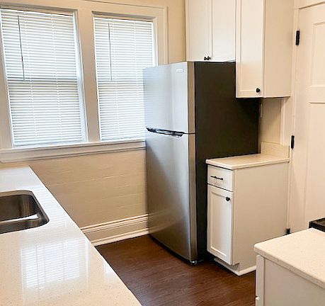 2nd image of 418-420 Morgan Ave S #3
