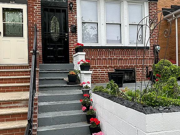 3rd image of 2374 36th St