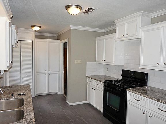 2nd image of 10534 Thornlea Dr