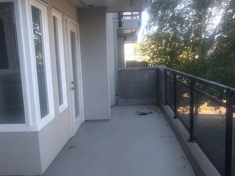 1835 Queen Anne Ave N #103 — Photo 2