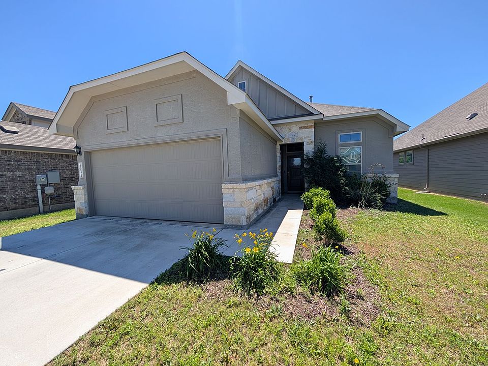 1st image of 1331 Hillsong St