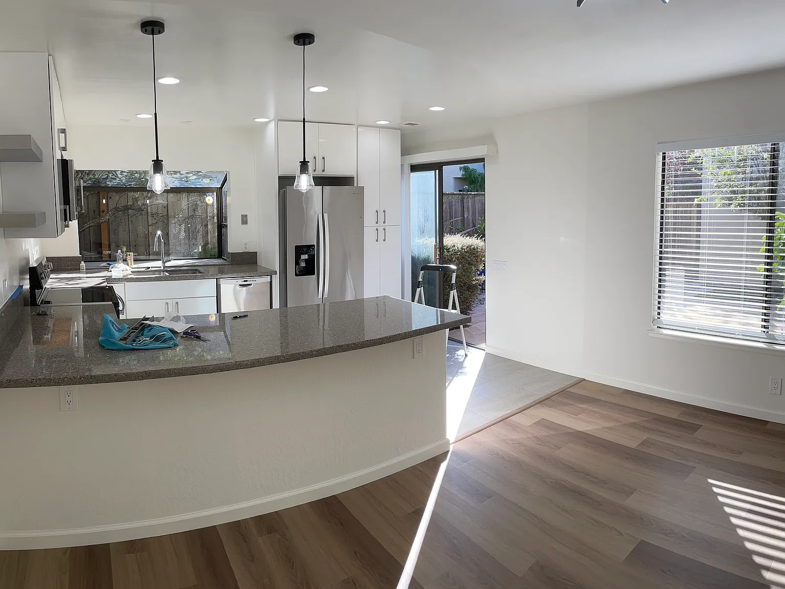 3 bed, 1560 sqft, $6,700 — Photo 3