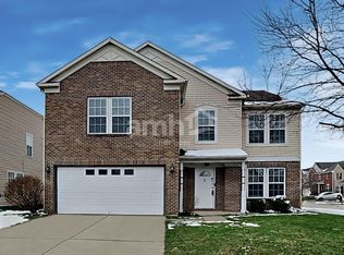 612 Classic Ln, Greenwood, IN 46143