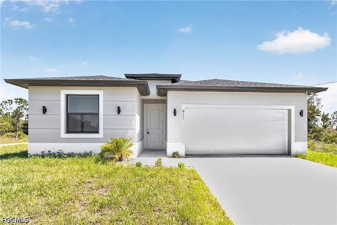 4 bed, 3.0 bath, 1715 sqft, $2,300 — Photo 1