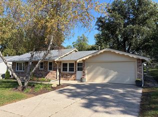 706 E 14th St S, Newton, IA 50208