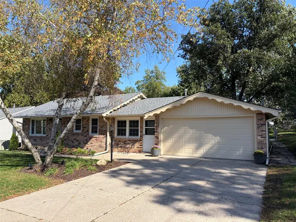 706 E 14th St S, Newton, IA 50208