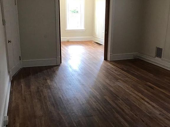4th image of 403 Guilford Ave #1