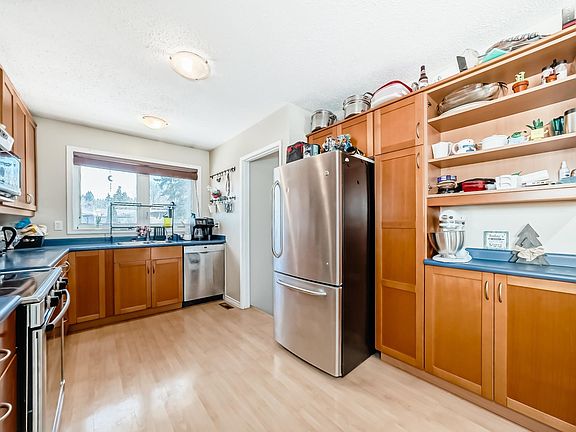 4th image of 45 Oatway Dr