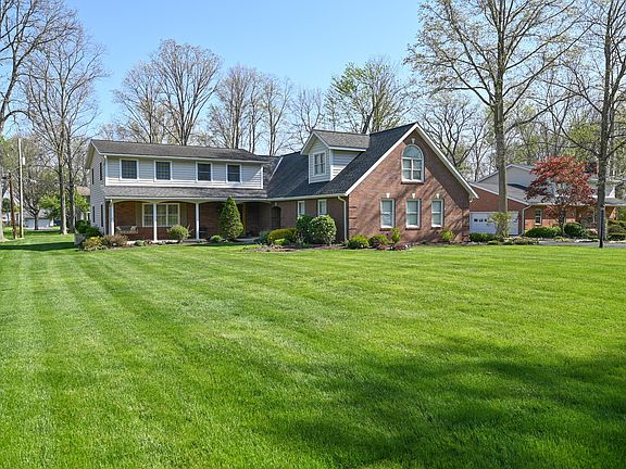 3rd image of 856 Oak Dr