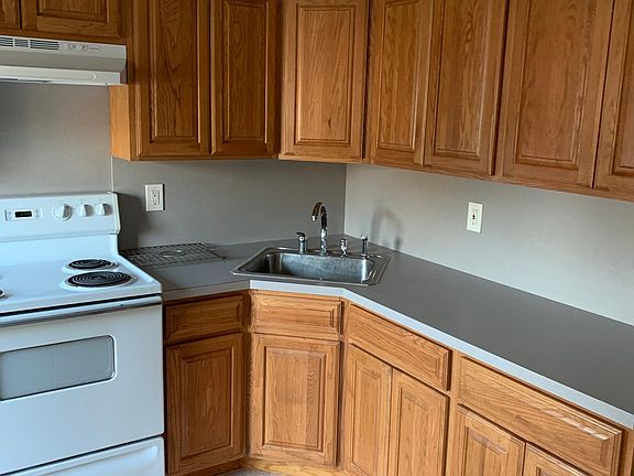5th image of 61 N Bayview Ave