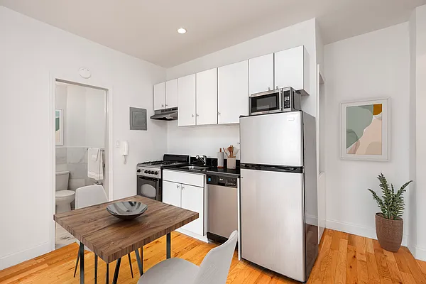 Rented by Platinum Properties | media 8