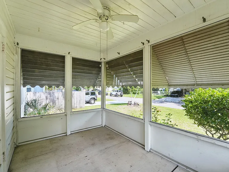 830 Nelson St — Photo 20
