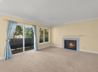 2417 SW Nebraska St APT 4, Portland, OR 97239