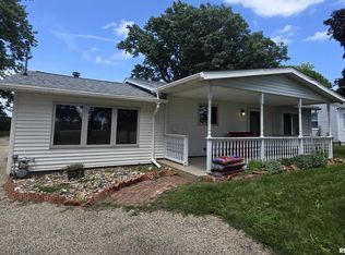 2367 N State Route 8, Yates City, IL 61529