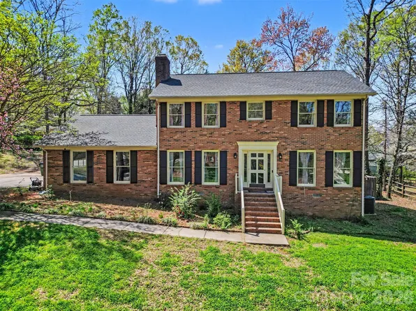 1560 Chatham Ct NW, Concord, NC 28027