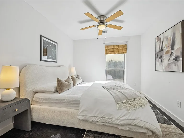 2508 Calumet St #E — Photo 22