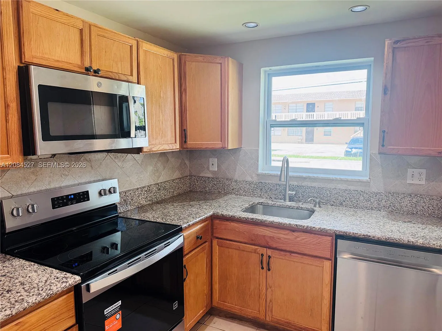 Lakeshore Townhomes Condo — Photo 3