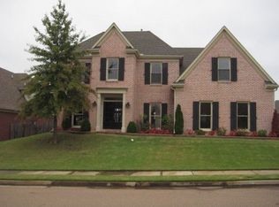 1194 Macon Hall Rd, Cordova, TN 38018