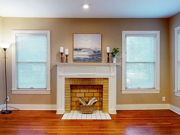 3rd image of 1865 Briarcliff Dr