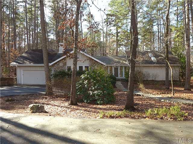 1st image of 207 Huntington Dr