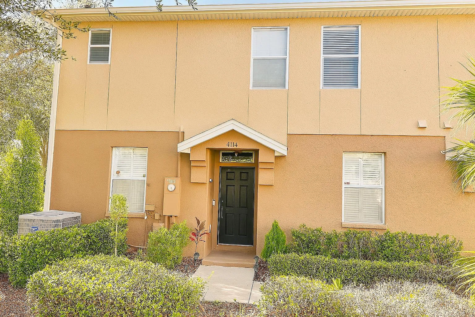 3 bed, 1588 sqft, $2,200 — Photo 3